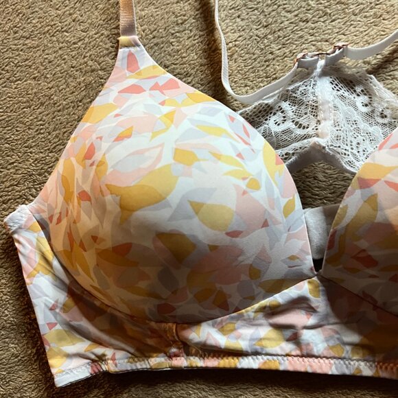 Danskin Intimates 38C Cream Yellow Peach Lace Back Lightly Padded Wireless (R) - Picture 3 of 6